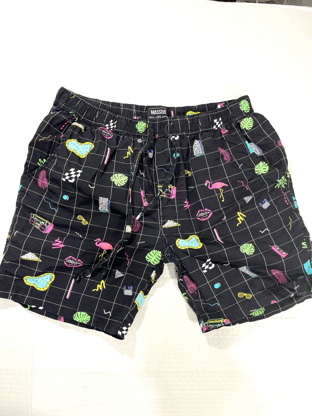 MASSIVE MENS RETRO PRINT SHORTS